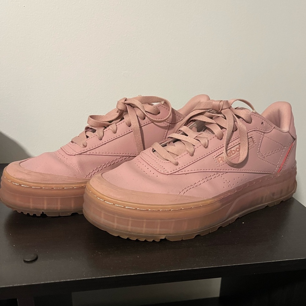 Pink Reebok 😍